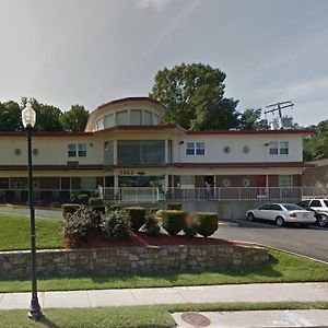 Lee High Inn